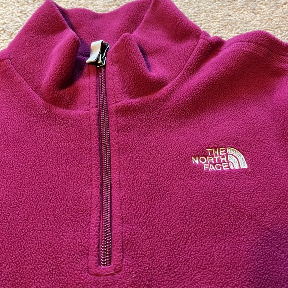 The North Face Sweater - Picture 2 of 4